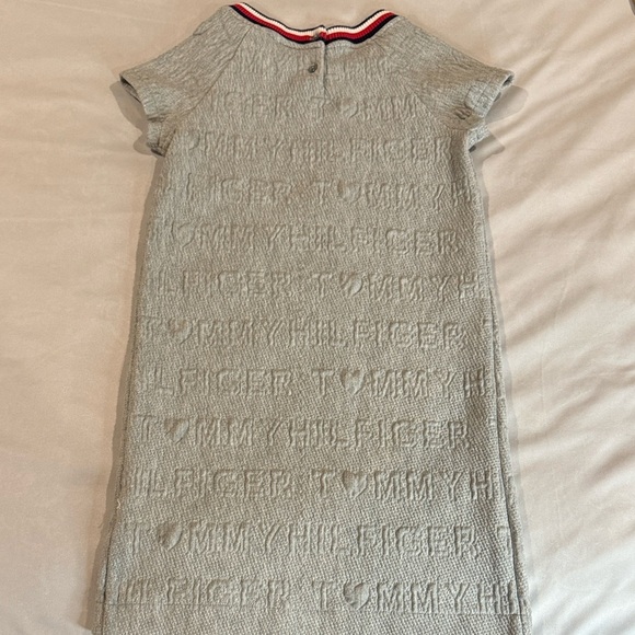 Tommy Hilfiger Kids Gray Dress Red Blue Accents and Embossed Fabric Sz 10 - Picture 3 of 8